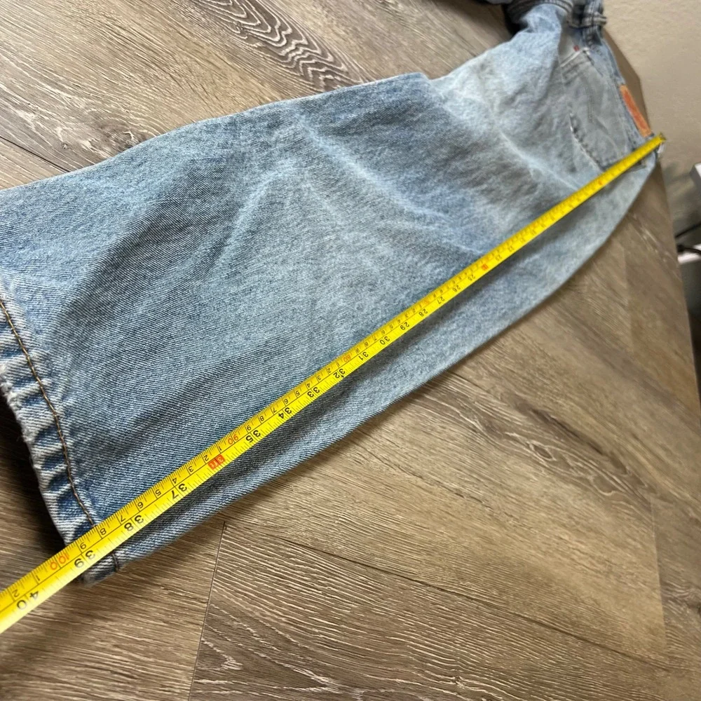 Levis 505 Regular Fit Jeans Mens 32x30 Light Wash Blue Straight Leg Distressed